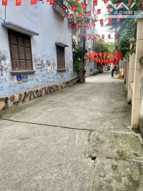 TRẦN CUNG CẦU GIẤY NHÀ ĐẸP Ở LUÔN, 5TẦNG 40M, VÀI BƯỚC CHÂN RA PHỐ, Ô TÔ TRÁNH. Nhỉnh 9 tỷ - 1