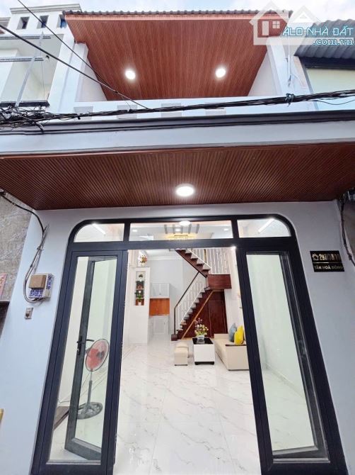 NHỈNH 3 TỶ - GIÁP QUẬN 6 - 4 x 8 - 3 TẦNG - 2PN 🚀🚀🚀 - 1