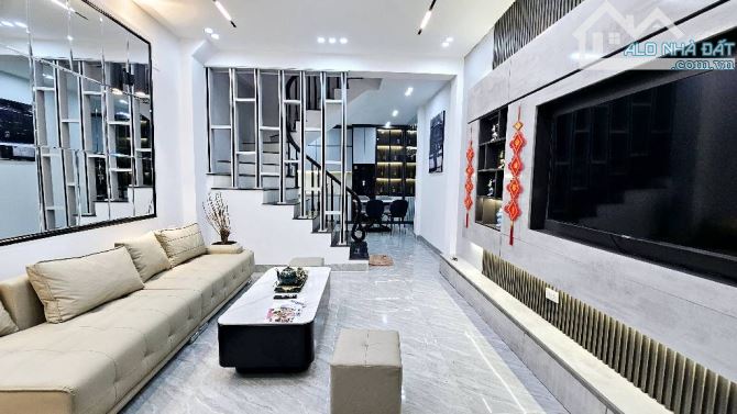 NHÀ ĐẸP Ở NGAY – TRUNG TÂM CẦU GIẤY – Ô TÔ 20M – THOÁNG TRƯỚC SAU  Diện tích: 42m² x 4 tần - 1