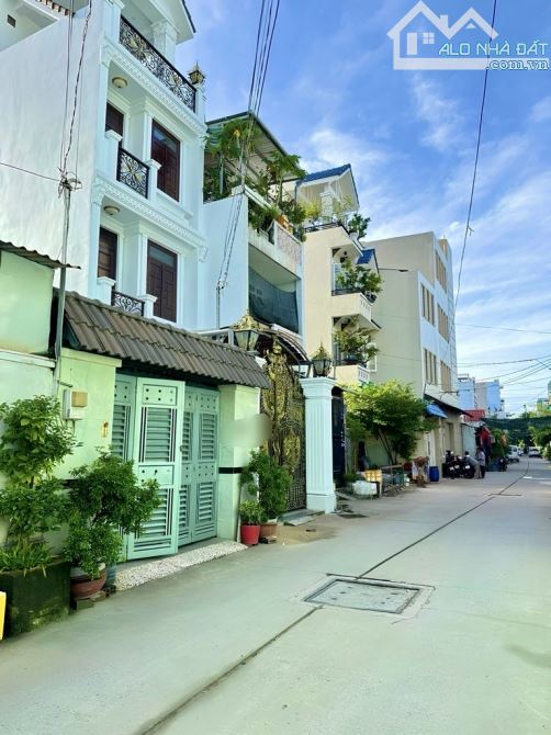 SIÊU PHẨM BIỆT THỰ MINI - NGANG KHỦNG 8M DÀI 20M- ĐƯỜNG 7M THÔNG- 3 TẦNG BTCT- 11 TỈ 370TR - 1