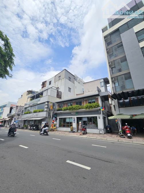 MẶT TIỀN QUẬN 3 - NGANG 9M x 12M - VIEW SÔNG TUYỆT ĐẸP - GIÁ 3X TỶ - 1
