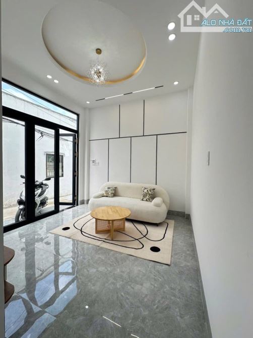 NHÀ TRỆT LẦU HẺM 311 ĐƯỜNG NGUYỄN VĂN CỪ GẦN ĐH KỸ THUẬT CÔNG NGHỆ, CĐ Y TẾ - 1