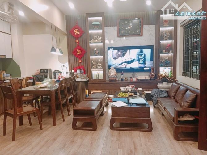 Bán nhà phố Thụy Khuê, 32m2, 4 tầng, mặt tiền 4.1m, 2 thoáng, giá đầu tư 7TỶ - 1