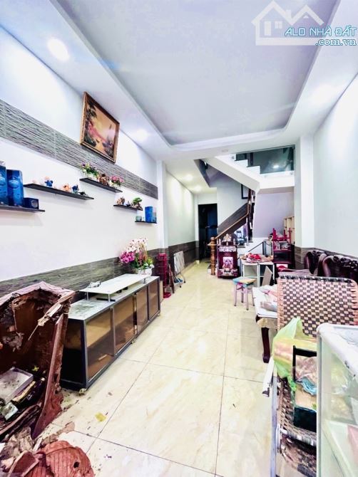 Định cư nước ngoài cần bán gấp nhà hẻm 8m, ngay khu căn hộ Pegasuite, quận 8 - 1