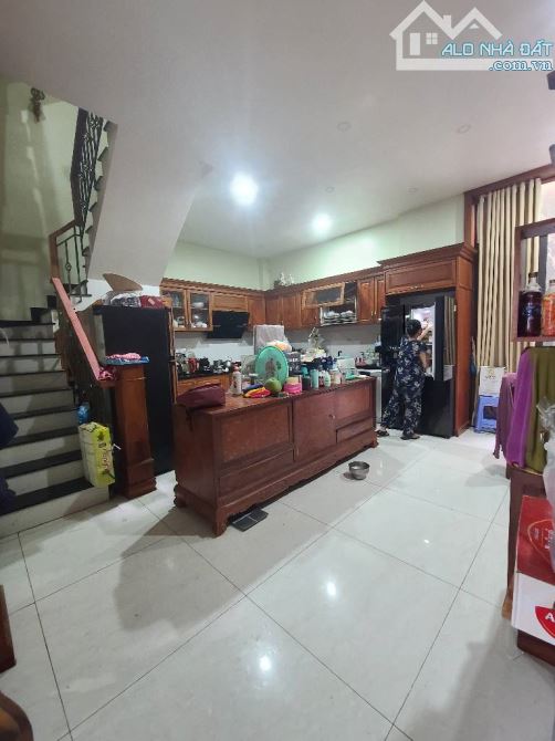 NHÀ ĐẸP NGANG 8M,3 TẦNG 92M2,SÁT TÊN LỬA,GIÁP Q6,ĐƯỜNG XE TẢI 8M,CHỈ 8xx tỷ - 2