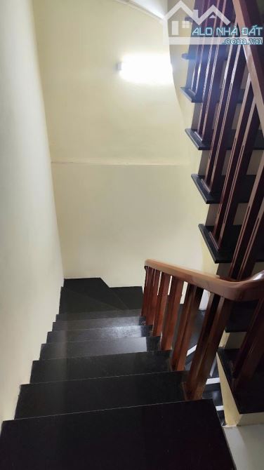 Bán nhà phố Bùi Xương Trạch, 40m2, 3 tầng, ngõ ba gác giá 3.7tỷ - 1