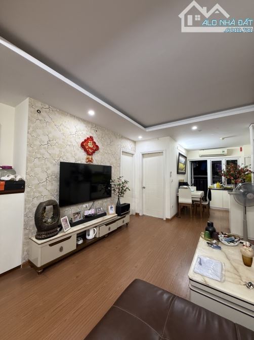Bán chung cư Đai Kim Building 165 phố Trần Hoà 2 ngủ76 m2, gần hồ Định Công - 1