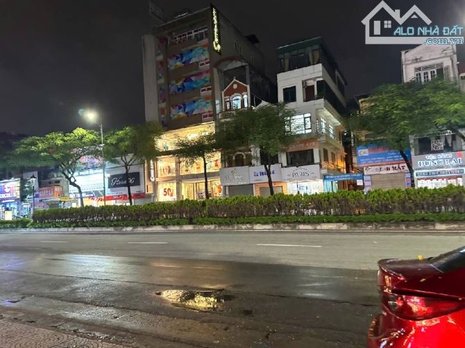 Bán nhà mặt phố Nguyễn Văn Cừ - Long Biên . Mặt tiền đẹp , vỉa hè rộng . Kinh doanh đỉnh - 1