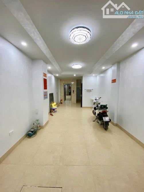 HOÀNG QUỐC VIỆT- NHÀ MỚI KÍNH KOONG-6 TẦNG THANG MÁY- GẦN PHỐ 43m GIÁ 11.4 ctl - 1