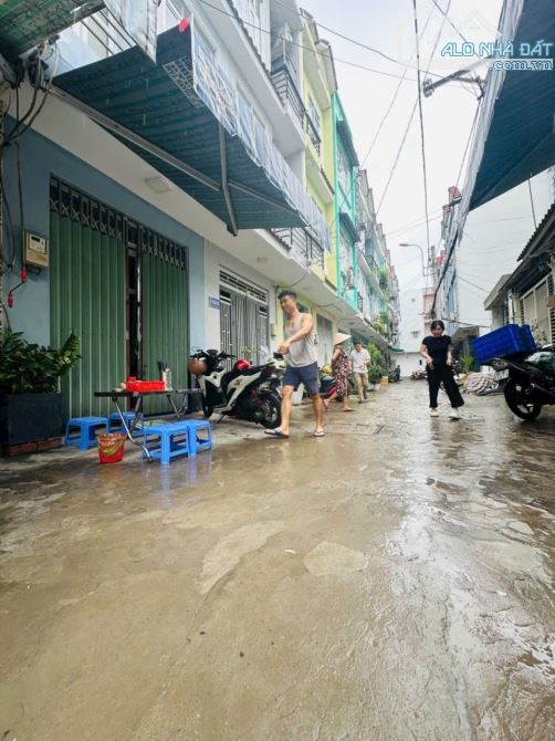 Bán nhà hẻm đường Huỳnh Thị Đồng. Đt 3x6m. 3 tầng. Giá 1 tỷ 680tr - 1