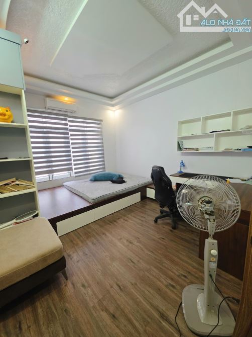 Nhà 5 tầng phố Đình Đông, để lại full nội thất chỉ hơn 3 tỉ - 1