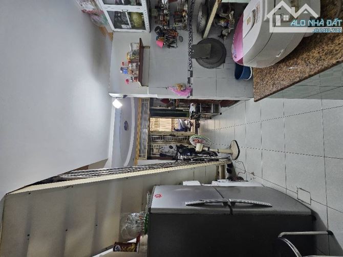 🏡Bán Nhà 2 mặt hẻm Lạc Long Quân - 24m2 - 2 Tầng , 2Pn - Hẻm 3m ,An ninh ,SHR - Ngang 3.5 - 1