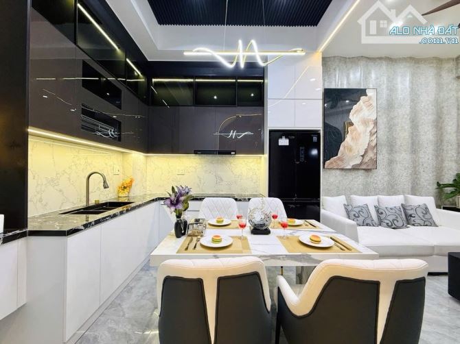 THỐNG NHẤT GÒ VẤP.  3 TẦNG. KHU VIP CAO TẦNG - LÔ GÓC 2MT KO LỘ GIỚI - HẺM XE TẢI THÔNG BỜ - 1