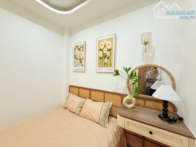 Nhà đẹp  3 tầng 4 PN Đống Đa thông tứ hướng full nội thất chỉ nhỉnh 5tỷ - 12