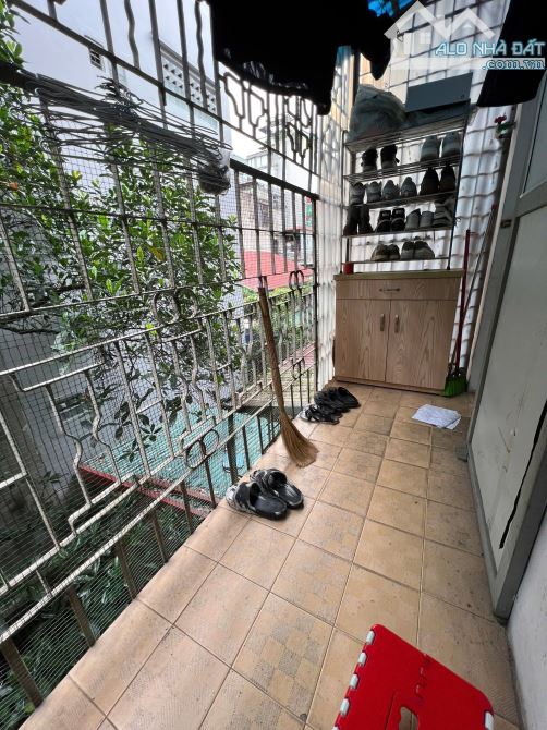 Tập thể Hồng Mai, 90m, 3ngủ, Ô tô tránh, Hai thoáng, Sổ đỏ rộng 53m, Giá cực tốt, Hiếm!!!! - 13