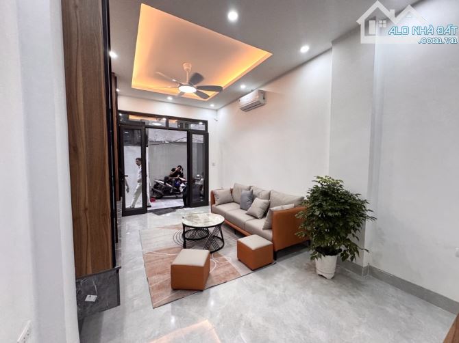 Bán nhà Ngã Tư Phạm Ngọc Thạch - Đông Tác, xây mới 5 tầng thang máy, chào 10 tỷ 3 - 15