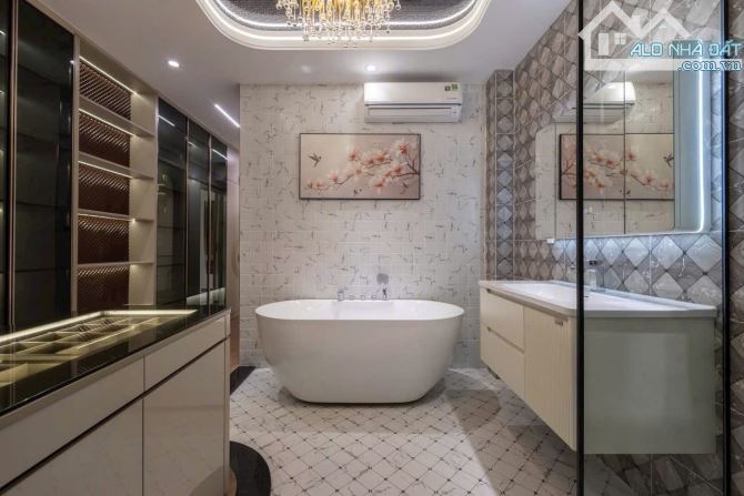 Bán căn nhà FULL NỘI THẤT đường NGUYỄN VĂN KHỐI PHƯỜNG 11 - 17