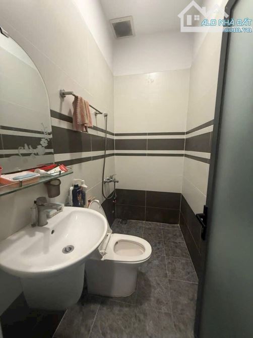 100 MÉT VUÔNG - 5X20 - BÁN NHÀ HẺM 6M THÔNG TÂN KỲ TÂN QUÝ SÁT AEON MALL GIÁ 7,8 TỶ TL - 17