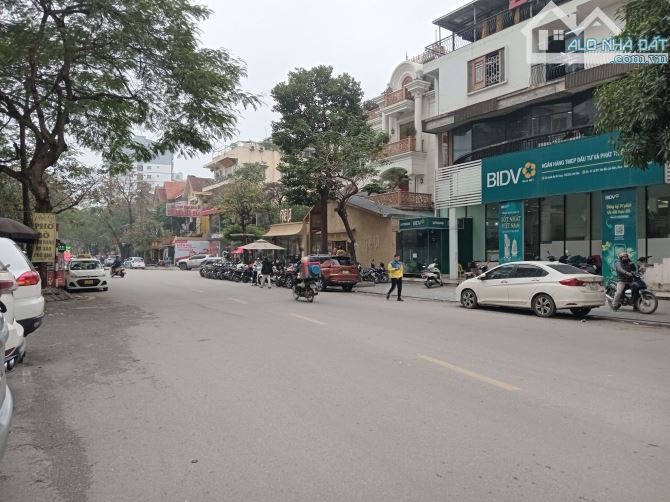 Bán nhà cấp 4 Lô góc, Mặt Đường Linh Đàm, Hoàng Mai 560m, Mặt tiền 25m, 189 Tỷ