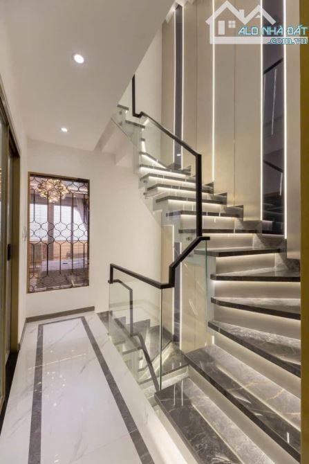 Bán căn nhà FULL NỘI THẤT đường NGUYỄN VĂN KHỐI PHƯỜNG 11 - 18