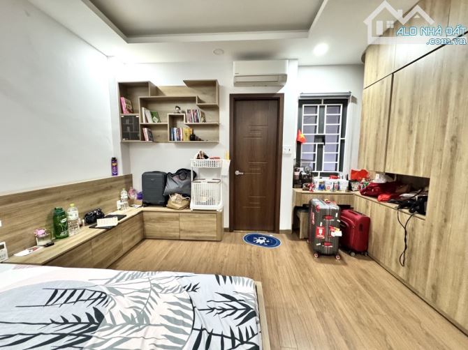Nguyễn Văn Công, giáp Tân Bình, 6 tầng thang máy,6 PN, 9.5 tỷ - 2