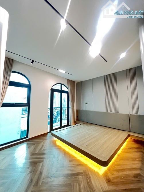 Bán nhà Văn Cao, ô tô đỗ cửa, 58m² 5 tầng ở ngay, chỉ 18 tỷ - 2