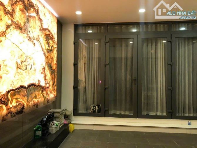 Mặt tiền Nguyễn Tri Phương Q5. 3 lầu . Giá chỉ 14.9 tỷ TL - 2