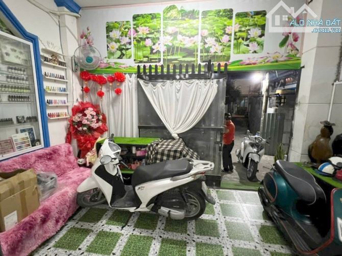 Bán Nhà Gấp 96m2_5.5x17.5m 3 phòng Ngủ Chỉ 4,9 Tỷ Gần Tô Ngọc Vân Tam Bình Thủ Đức - 2