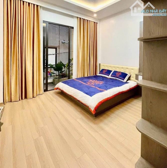CỰC HIẾM-NHÀ 5 TẦNG-QUANG TRUNG-THANG MÁY-42M-lô góc-KINH DOANH-3 thoáng-TT Hà Đông-GIÁ 8T - 2