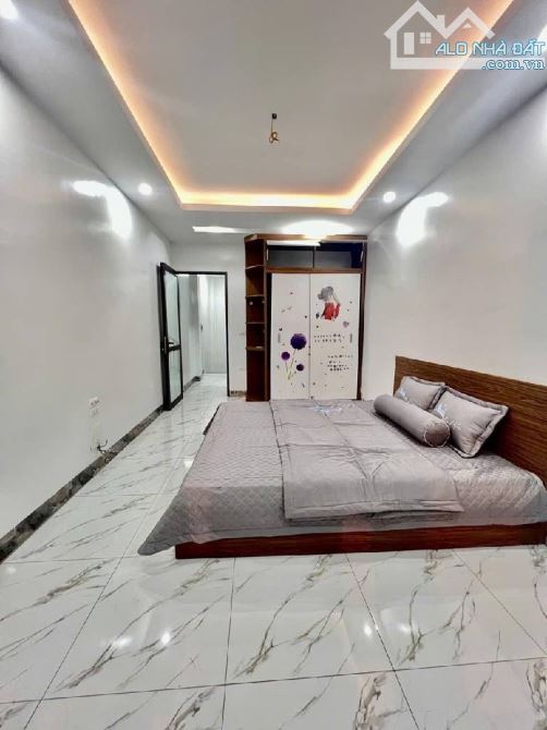 Phố Vĩnh Hưng -Ô Tô Đỗ Cửa - Nhà Mới 40n -6 Tầng - Giá loanh Quanh 7 tỷ - 2