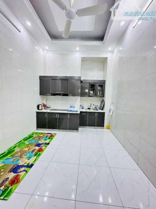 Bán nhà Nguyễn Hoàng Tôn 31m2 4T chỉ 7.8 tỷ - 2