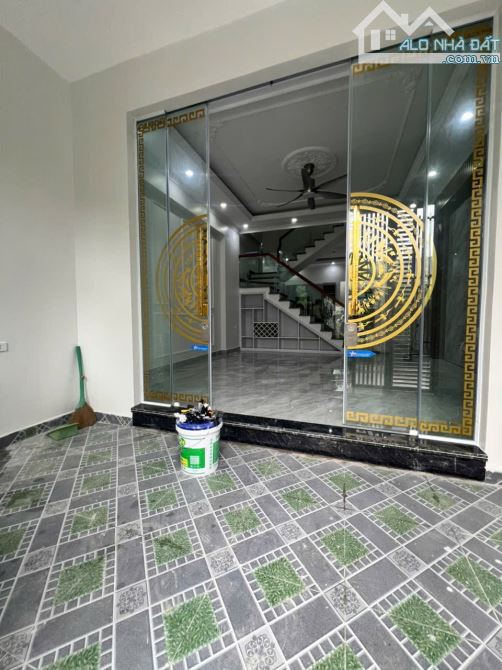 NHÀ 3 TẦNG GẦN KIẾN AN Ngõ ô tô đỗ cửa cách mặt trục 20 - 30m, duy nhất 1 ngoặt tại Kiều T - 2