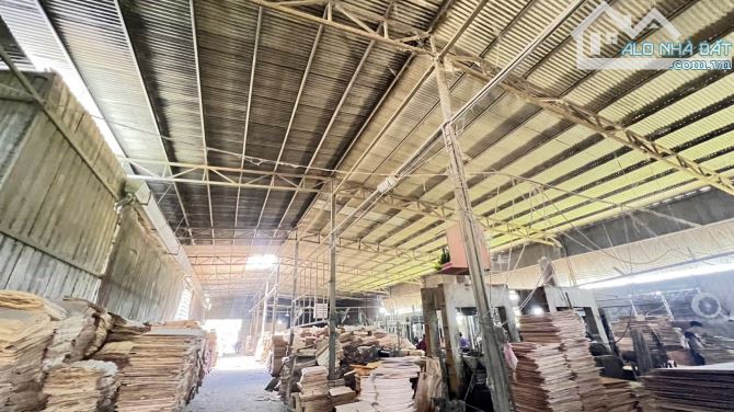 Siêu rẻ hiếm  Bán nhà xưởng đang cho thuê giá trị cao Hơn 100tr / tháng . Với tổng diện tí - 2