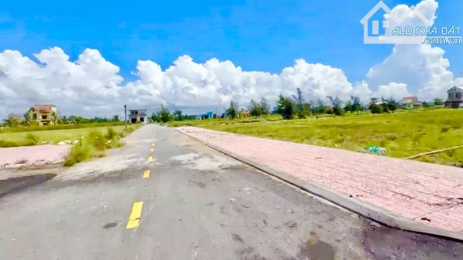 Em bán đất nền – trục đường 36m nối biển vào thị trấn 100m2 MT5 - 2