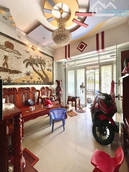 Bán nhà 1 xẹt đường cây cám Bình Tân hẻm xe tải sát mặt tiền 60m2- 4 Tầng Nhỉnh 4 tỷ - 2