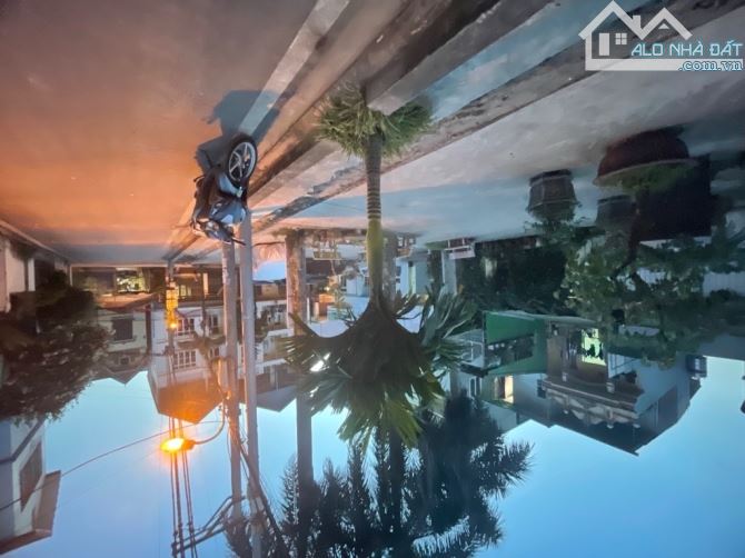An Đào / Ô TÔ Chánh/ 50 m2/5.6 M tiền/ 8 tỷ - 2