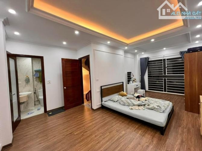 BÁN NHÀ GẦN TRƯỜNG BÁCH KHOA - DT 75M2 - GIÁ TỐT - 2
