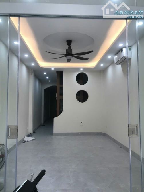 BÁN NHÀ 5 TẦNG PHỐ NGÔ GIA TỰ - DT 70M - Ô TÔ - THANG MÁY - GIÁ 14.5 TỶ - 2