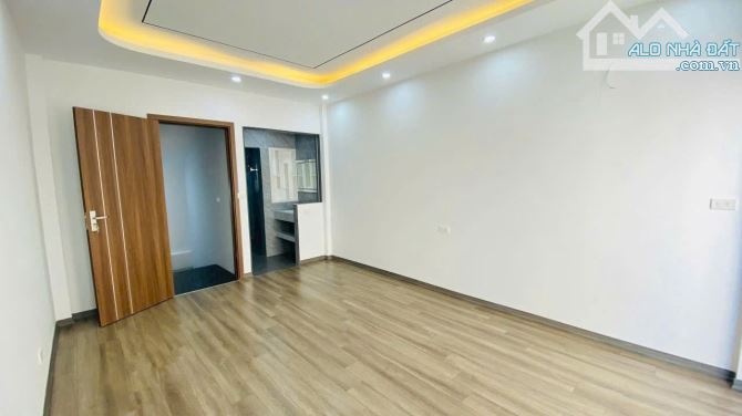 BÁN NHÀ LÔ GÓC THẠCH BÀN LONG BIÊN NHỈNH 5 TỶ 35m MT 4m 5 TẦNG Ô TÔ KINH DOANH GẦN AEON - 2