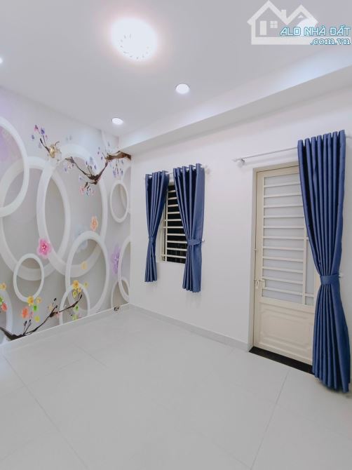 Văn Cao - Tân Phú ngay chợ Nguyễn Sơn DT 3.5x8.5 ( 25m2 ) 2 tầng đúc giá chỉ nhỉnh 2T - 2