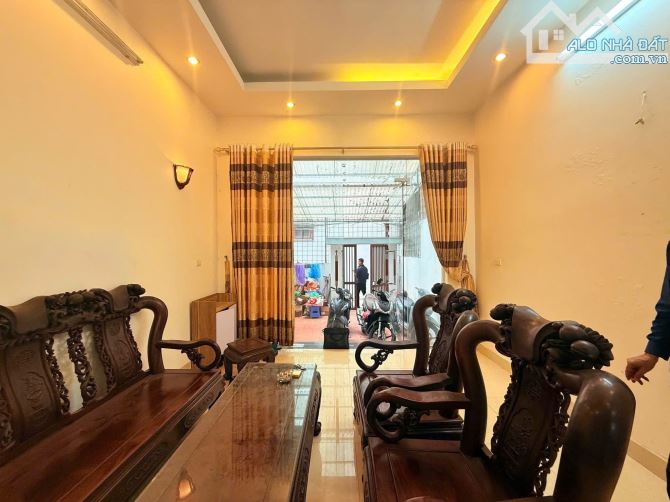 Giá Đầu Tư...Vương Thừa Vũ, Thanh Xuân - Phân Lô, Oto Tránh...51m2 x 4 Tầng, Mặt Tiền 4.1m - 2