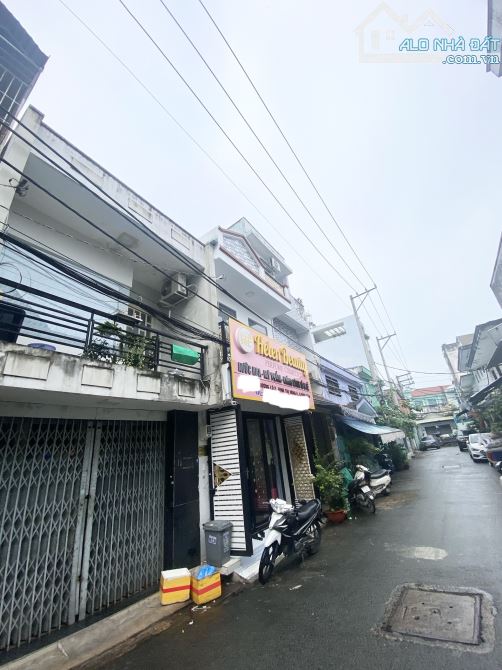 HƯƠNG LỘ 2, 4M x 12M, 2 TẦNG BTCT , HẼM 8M XE HƠI NGỦ NHÀ ,GẦN AEON MALL, CHỈ 5.X TỶ - 2