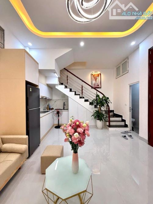 BÁN NHÀ TRUNG PHỤNG ĐỐNG ĐA 34m 5Tầng Mt 4m GIÁ 7.9 TỶ NGÕ THÔNG KINH DOANH - 2