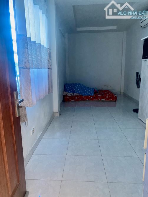 Nhà Nguyễn Văn Cừ, Phạm Thế Hiển, Cầu chữ Y - 2