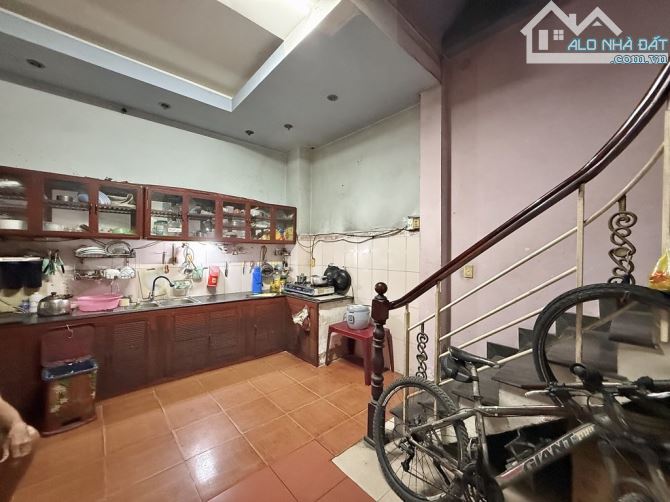 Mặt tiền Phạm Văn Chiêu P.8 GV, 3 tầng 93m2 ngang 5,2m , dòng tiền 20tr/th - 2