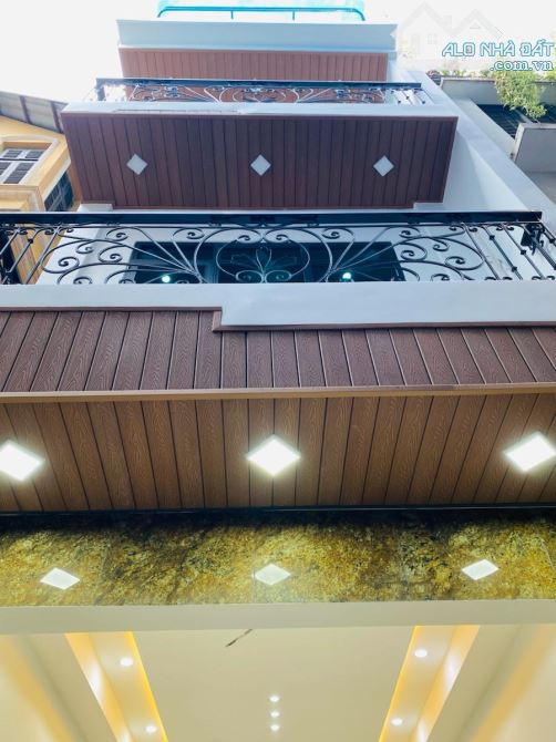 NHÀ ĐẸP Ở NGAY PHỐ TRẦN CUNG 40Mx4T- 50M RA Ô TÔ-MỚI ĐẸP Ở LUÔN GIÁ 9.4 TỶ - 2