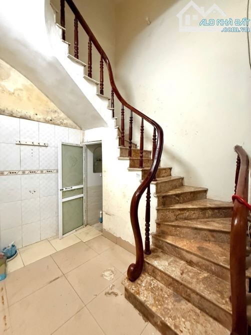 BÁN NHÀ CẦU GIẤY - NGHĨA TÂN - PHÂN LÔ Ô TÔ - NGÕ SIÊU NÔNG - CỰC GẦN PHỐ - NHỈNH 10 TỶ - 2