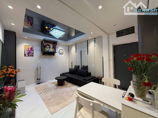 Tập thể Vip, 70m, 2ngủ, Ngõ ô tô, Nhà đẹp full nội thất cao cấp ở luôn, Tiện ích nhiều - 2