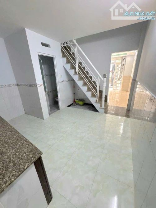 nhà quận 6 xe hơi vào sát nhà, 4m x 10m, 2 tầng, chỉ 4.5 tỷ. - 2