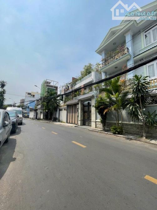 Cần bán Nhà MT đường 52 Cư Xá Lữ Gia, P15, Q11. DT: 11.5x20m, 3 tầng. Gía bán 85 tỷ TL - 2